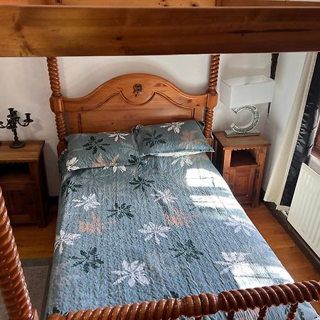 Tudor House - Double Room - En Suite Goff's Oak 외부 사진