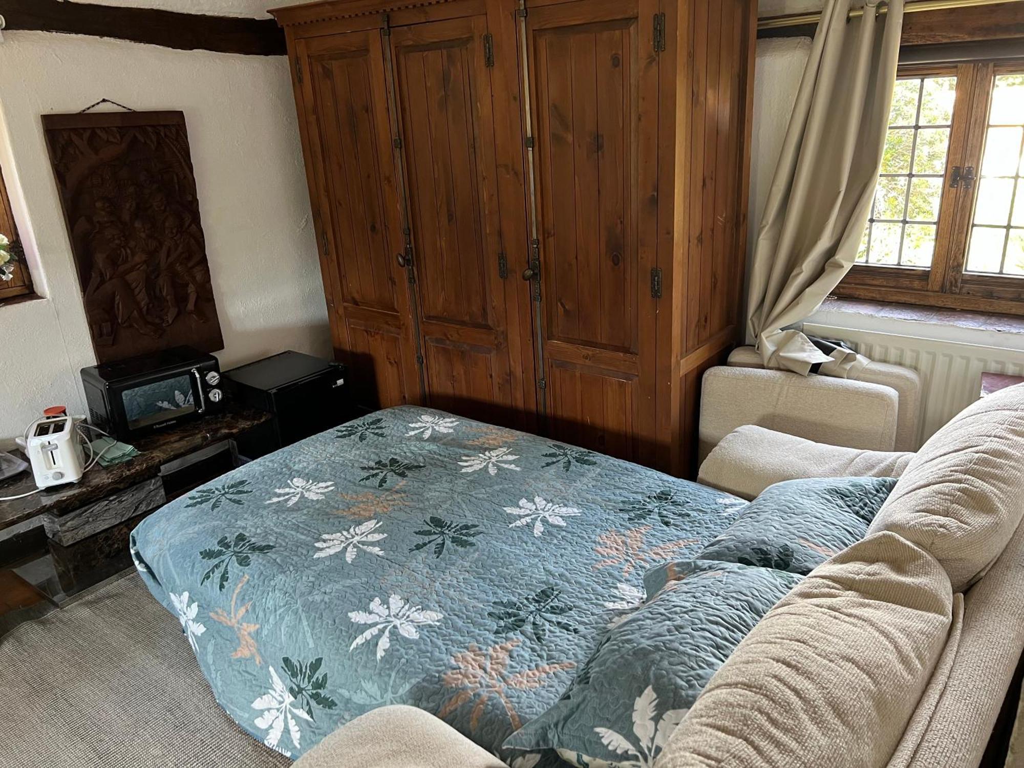 Tudor House - Double Room - En Suite Goff's Oak 외부 사진